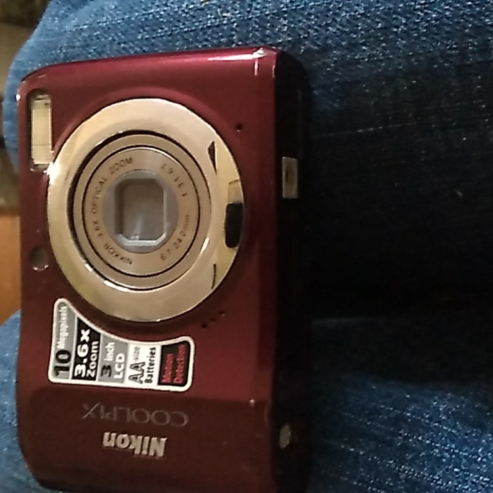Nikon Coolpix camera PLEASE READ DESCRIPTION!